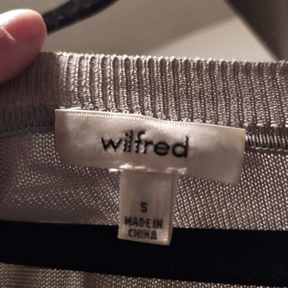 Aritzia sweater taupe - Picture 3 of 3